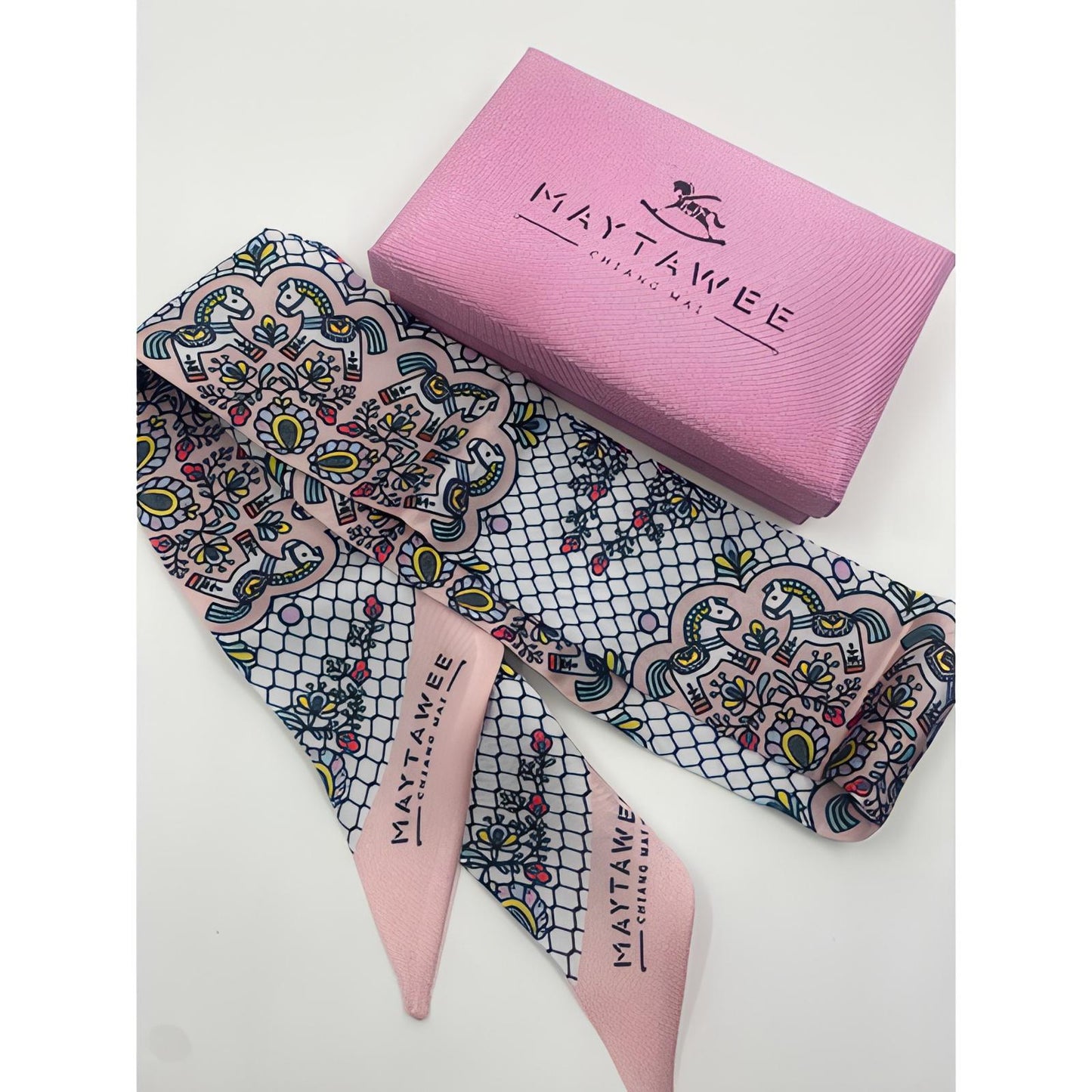 Pink Scarf (Maytawee)